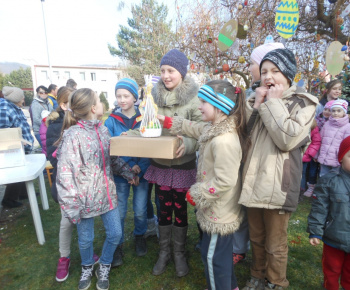 Zdobenie veľkonočného stromu 2016