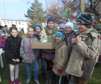 Zdobenie veľkonočného stromu 2016