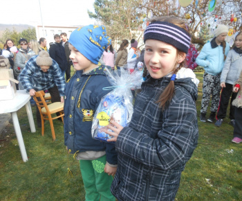 Zdobenie veľkonočného stromu 2016