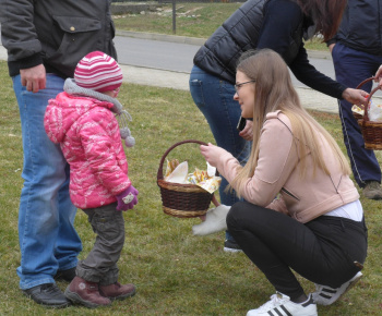 Zdobenie veľkonočného stromu 25. 3. 2018